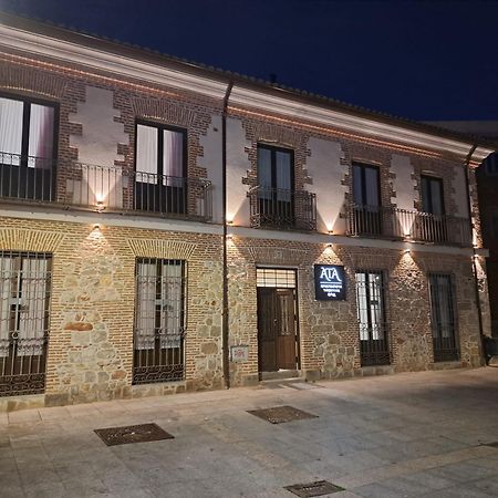 Apartamentos Turisticos Avila Puerta De San Vicente 0-2 エクステリア 写真