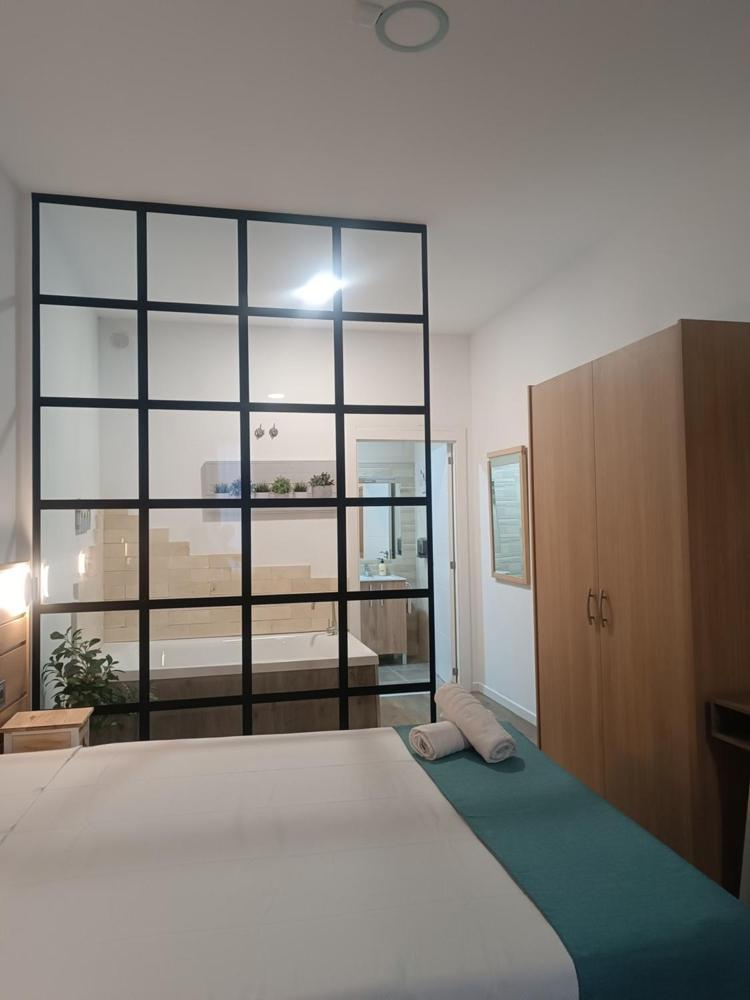 Apartamentos Turisticos Avila Puerta De San Vicente 0-2 エクステリア 写真