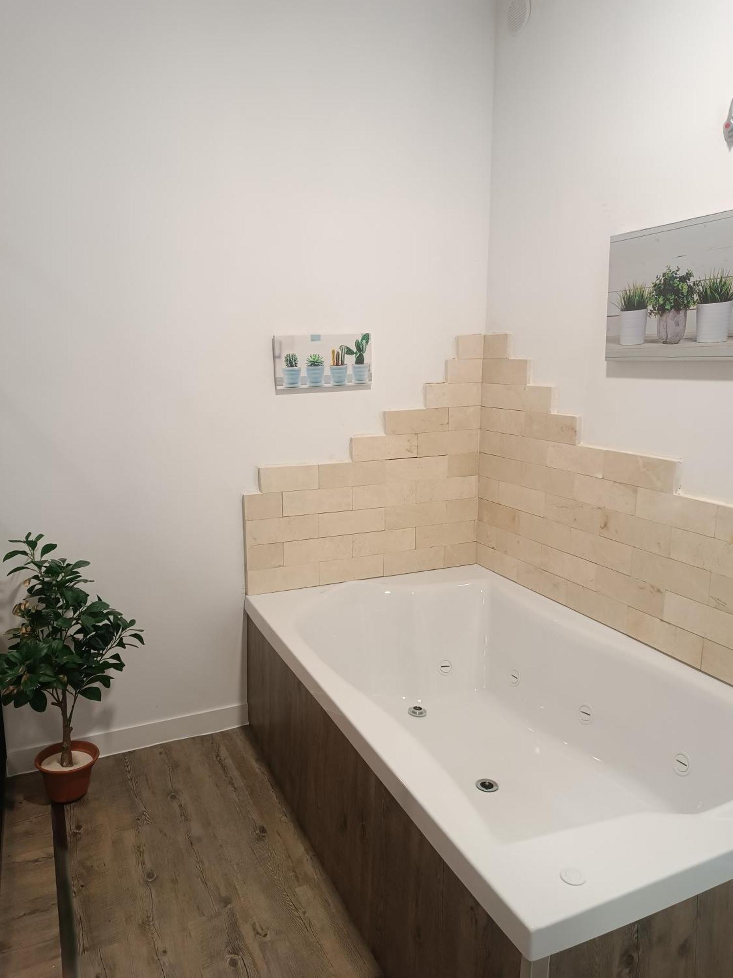 Apartamentos Turisticos Avila Puerta De San Vicente 0-2 エクステリア 写真